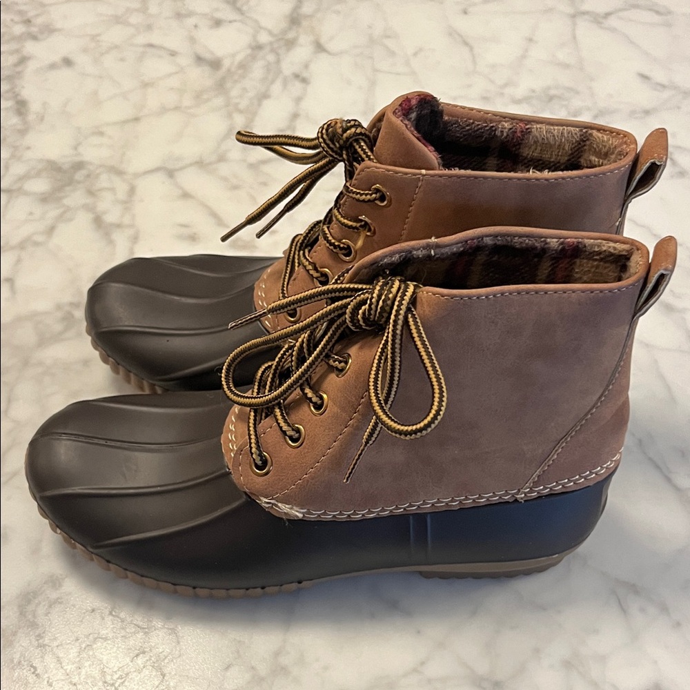 Mission 200 Tan and Brown Duck Boots with flannel inside Women’s Size 6 - Picture 4 of 8